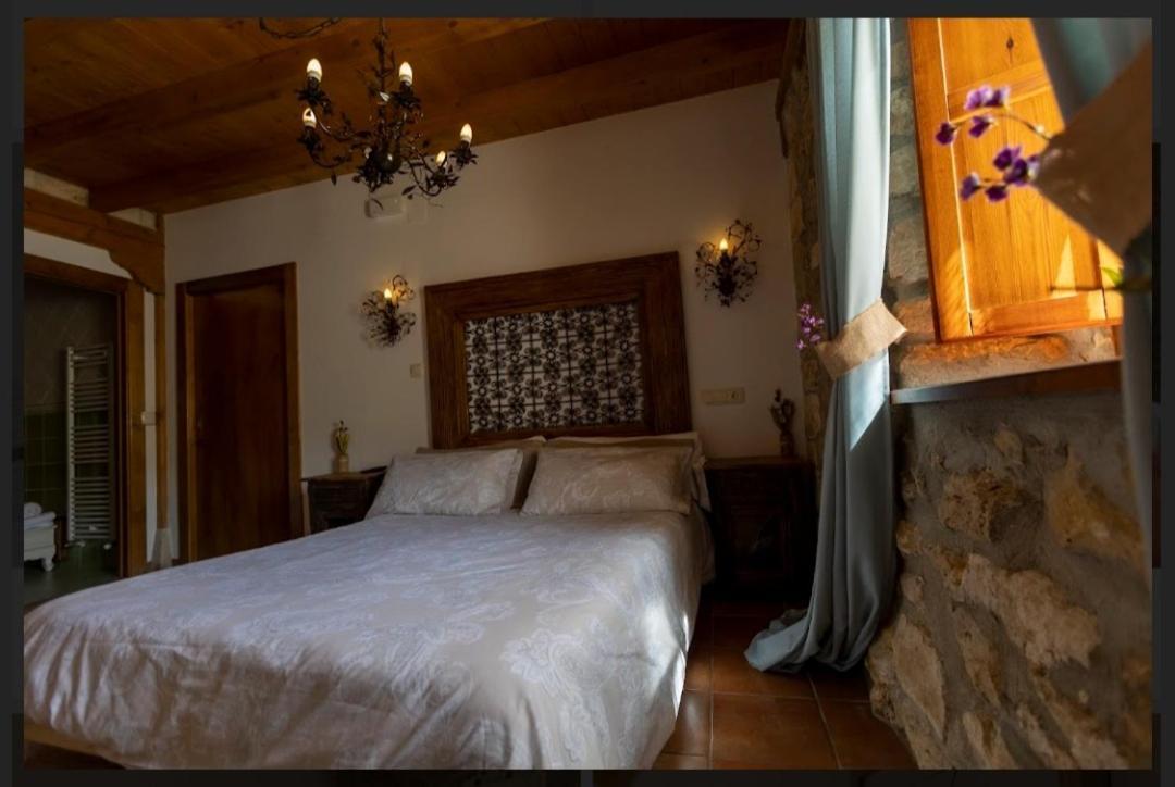Hotel Rural En Las Cascadas De Tobera Екстер'єр фото