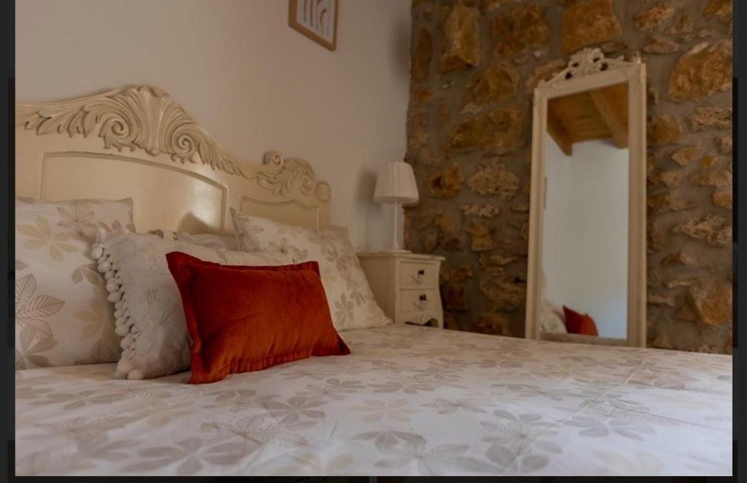Hotel Rural En Las Cascadas De Tobera Екстер'єр фото
