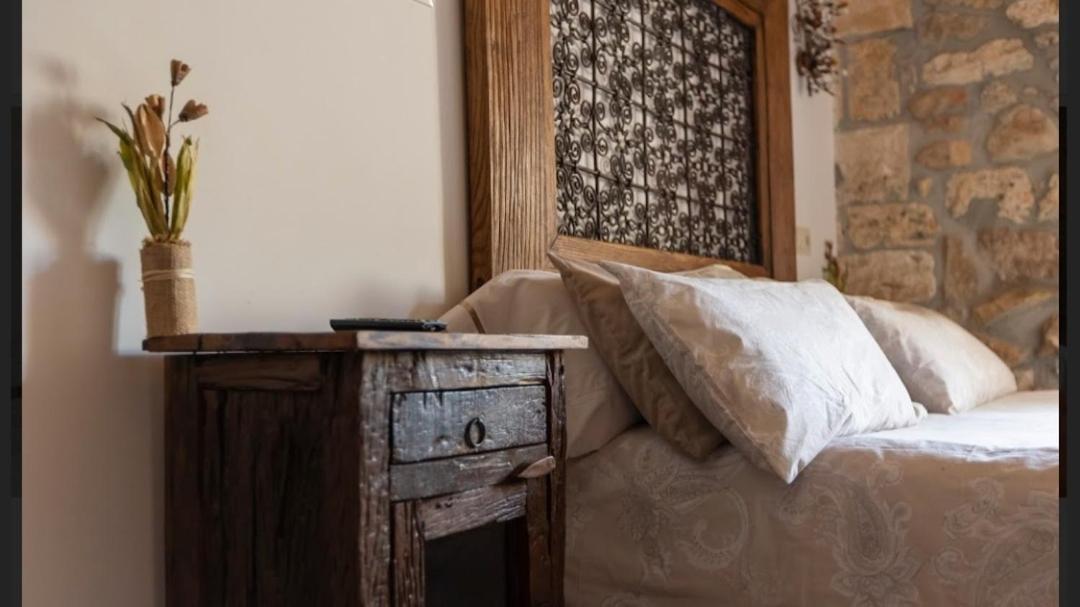 Hotel Rural En Las Cascadas De Tobera Екстер'єр фото