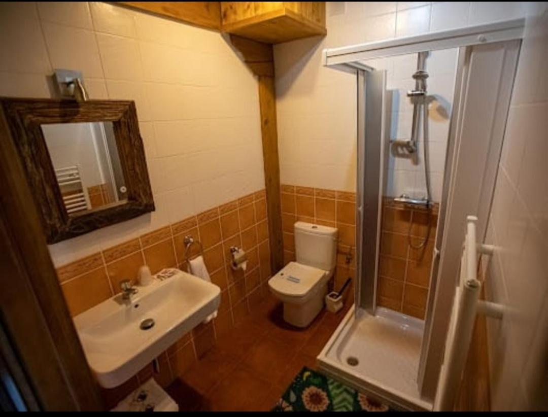 Hotel Rural En Las Cascadas De Tobera Екстер'єр фото
